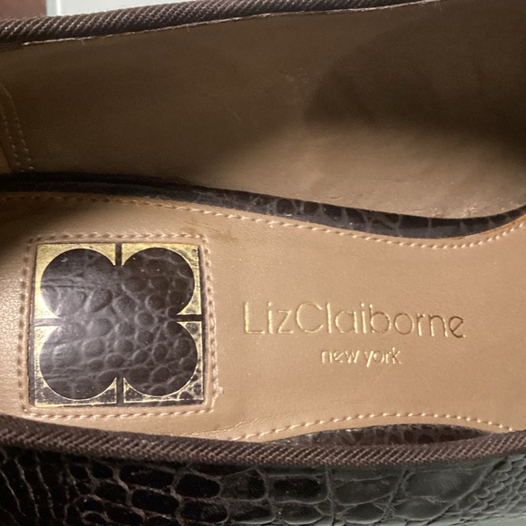 Liz Claiborne Dark Brown Croc-Patterned Derbys for Women